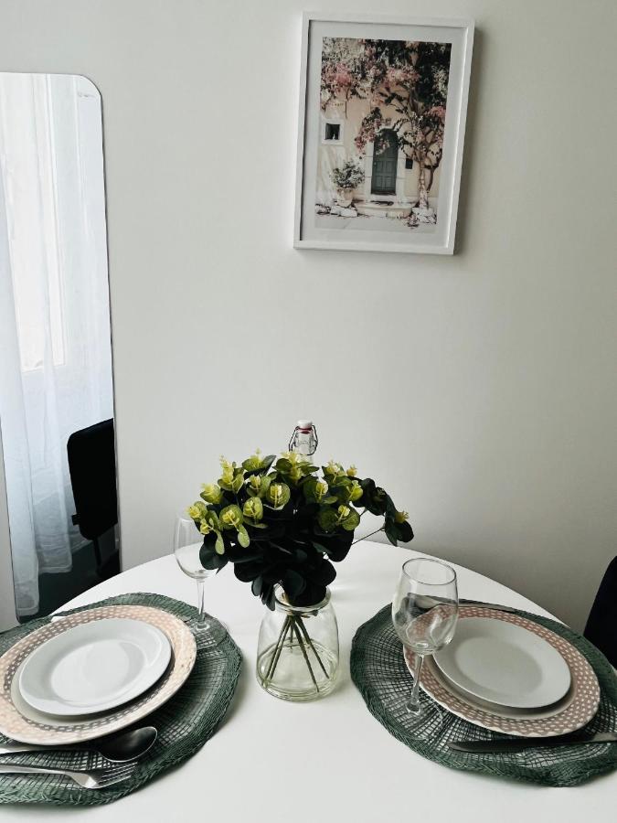Joli Sur Le Port Apartment *